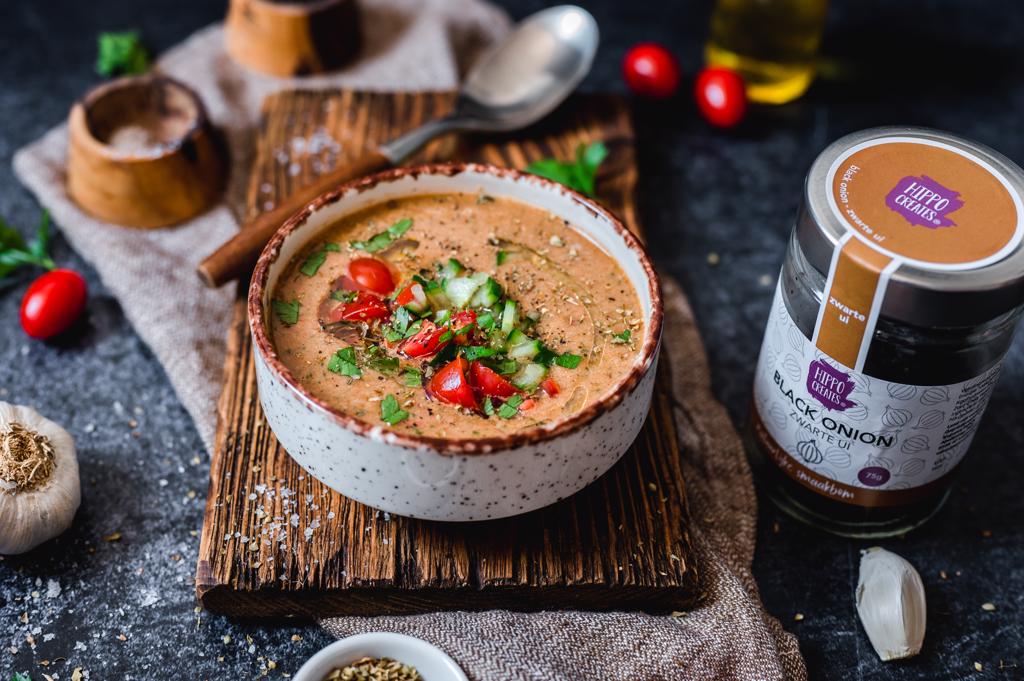 Gazpacho met zwarte ui