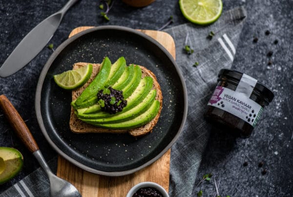 Avocado toast met vegan kaviaar
