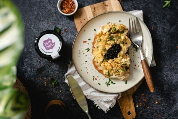 Roerei met vegan kaviaar